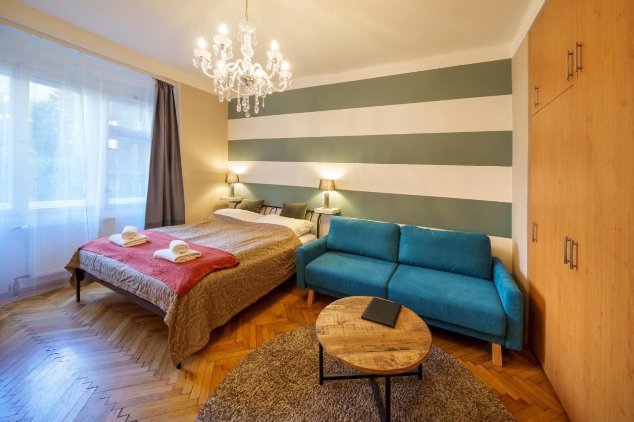 Dlouha Apartment With Balcony Πράγα Εξωτερικό φωτογραφία