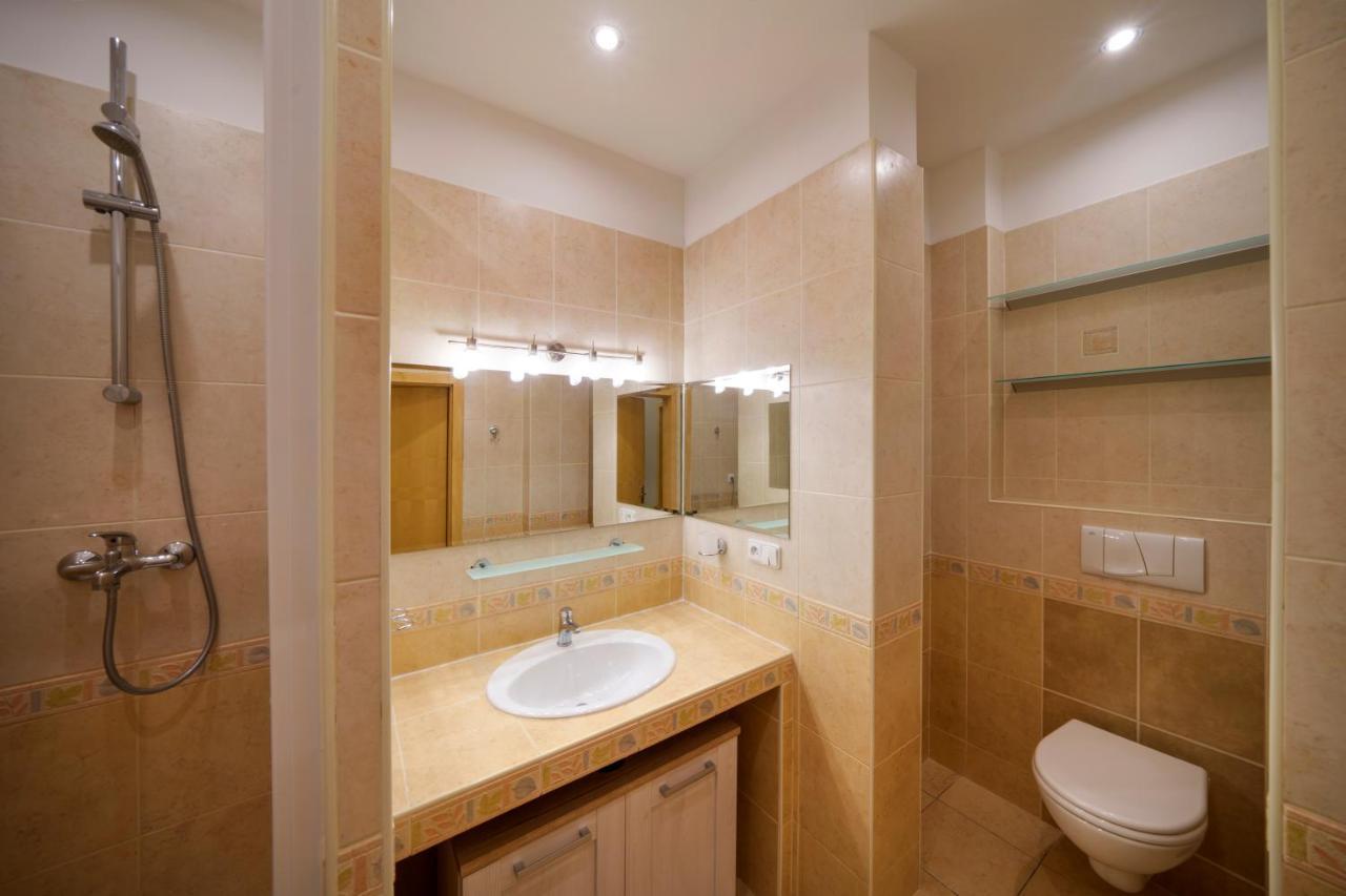Dlouha Apartment With Balcony Πράγα Εξωτερικό φωτογραφία