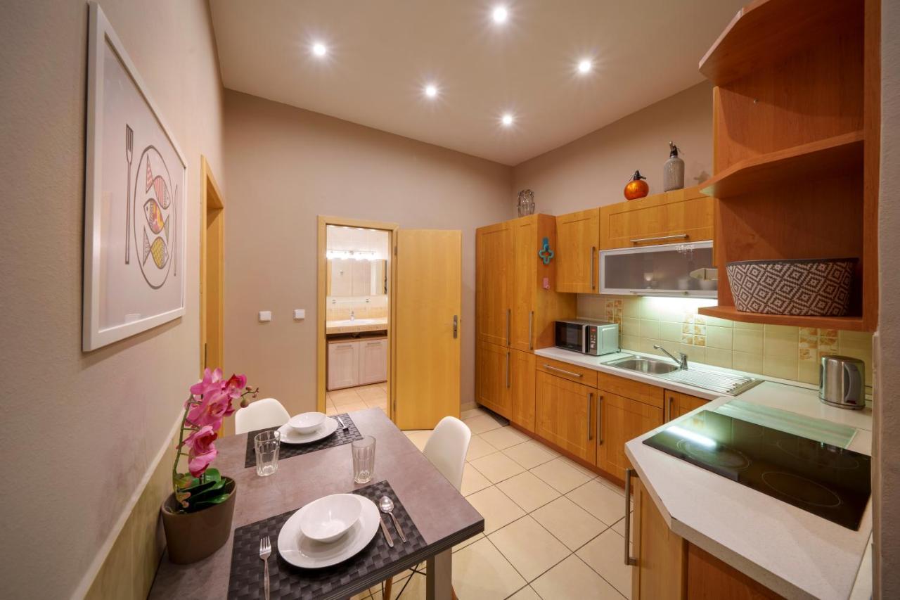 Dlouha Apartment With Balcony Πράγα Εξωτερικό φωτογραφία