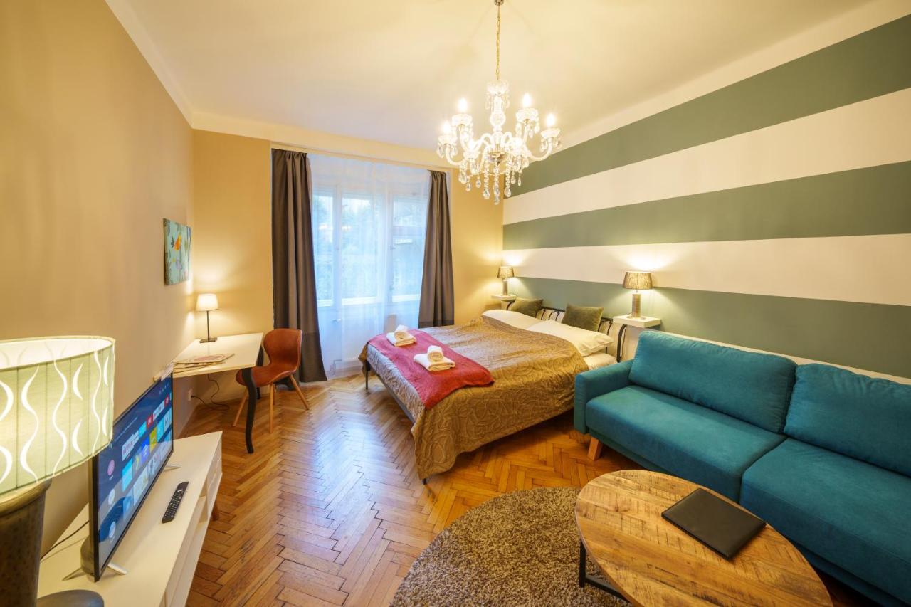 Dlouha Apartment With Balcony Πράγα Εξωτερικό φωτογραφία